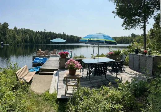 Split-level for sale - 39 Rue Tracy, St-Hippolyte, J8A3G1