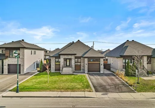 House for sale - 3309 Rue Laurin, Sainte-Marthe-sur-le-Lac, J0N 1P0