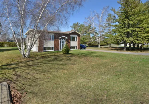 Maison à vendre - 1031 Rue Émile, Les Cedres, J7T 1H2