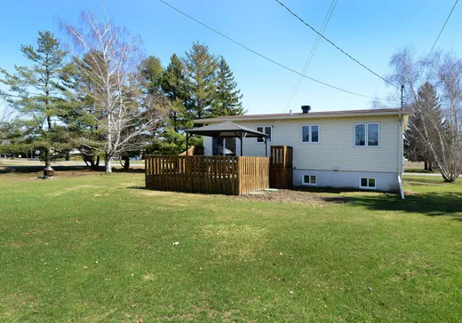 Maison à vendre - 1031 Rue Émile, Les Cedres, J7T 1H2