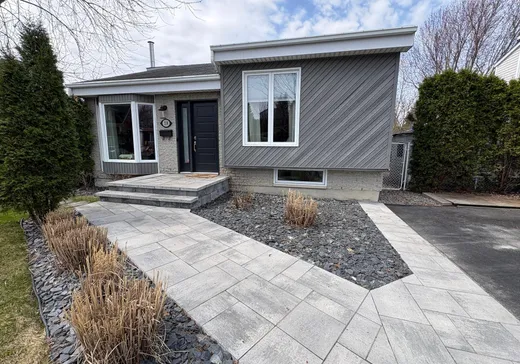 Maison à vendre - 218 Rue Desnoyers, Mont-Saint-Hilaire, J3H 5K1