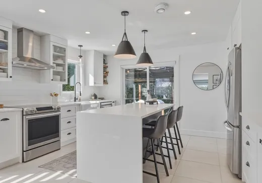 Maison à vendre - 218 Rue Desnoyers, Mont-Saint-Hilaire, J3H 5K1