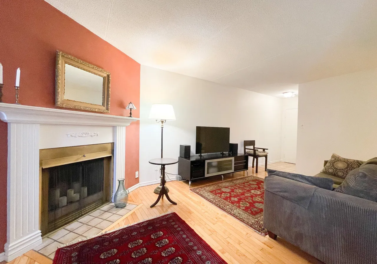 276 Av. du Mont-Royal E. — photo 1