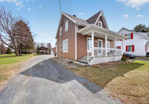 House for sale - 182 Rue Léveillé, St-Francois-Du-Lac, J0G 1M0