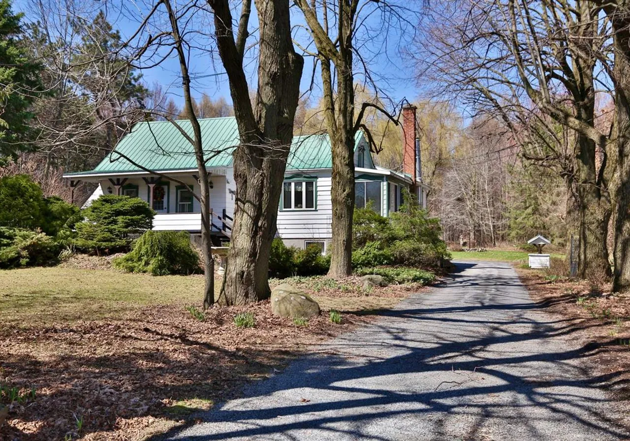 1194 Route 116 — photo 2