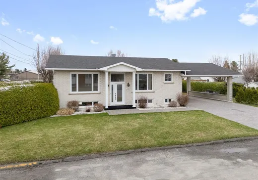 Maison à vendre - 221 Rue Armand, Magog, J1X 4M1