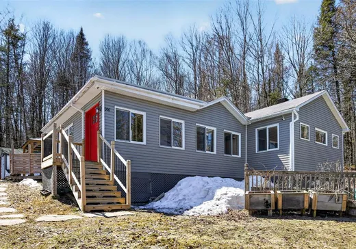 Bungalow à vendre - 806 Ch. Tamaracouta, Saint-Sauveur, J0R1A0