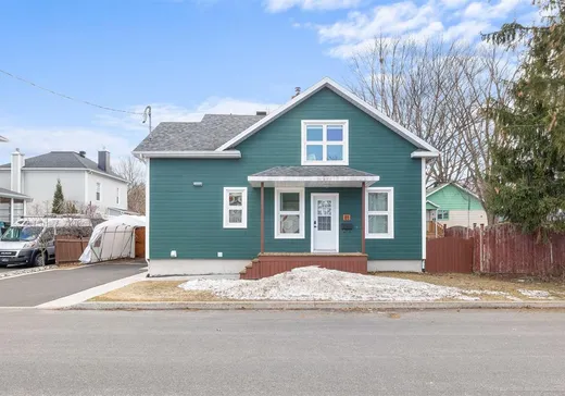 Two or more stories for sale - 81 Rue Philippe-Boucher, Lévis, G6V1M8