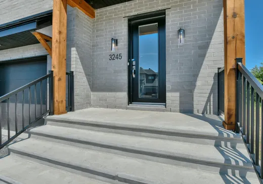 Maison à vendre - 3245 Rue Laurin, Sainte-Marthe-sur-le-Lac, J0N 1P0