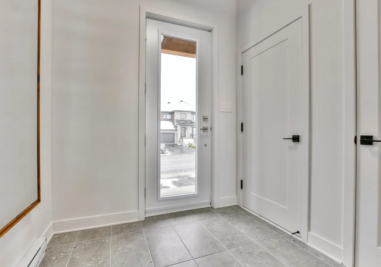 3245 Rue Laurin — photo 3