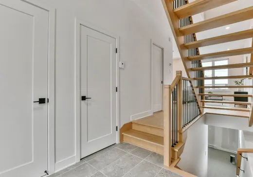 Maison à vendre - 3245 Rue Laurin, Sainte-Marthe-sur-le-Lac, J0N 1P0