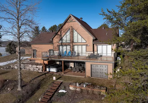 Maison à étages à vendre - 188 Ch. de la Presqu'île, Lac-Saint-Paul, J0W1K0