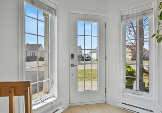 Maison à vendre - 365 Rue des Fleurs, Sainte-Marthe-sur-le-Lac, J0N 1P0