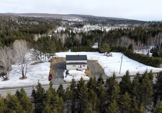 Maison à étages à vendre - 224 Ch. de la Coulée-Carrier, Matane, G0J3C0