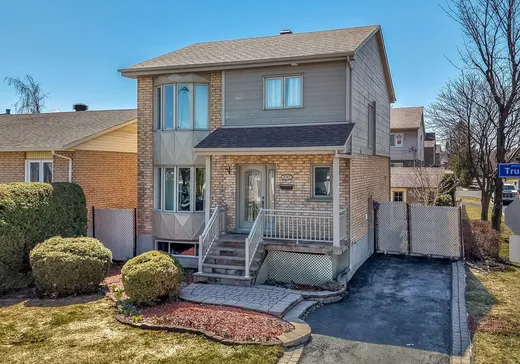 Maison à étages à vendre - 5781 Av. Trudeau, St-Hubert, J3Y6L9