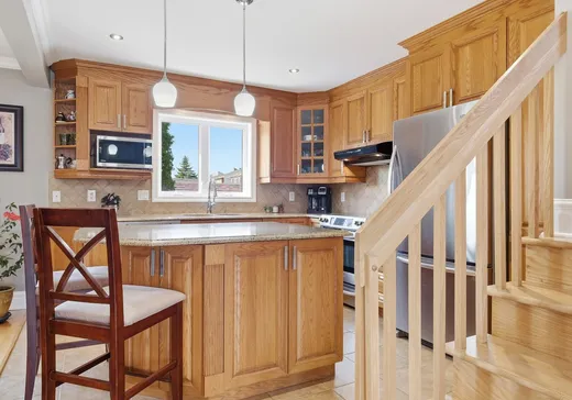 Maison à vendre - 5781 Av. Trudeau, St-Hubert, J3Y 6L9