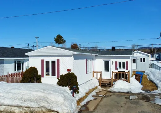 Maison à étages à vendre - 24 Rue des Trèfles, Sept-Îles, G4S2A4