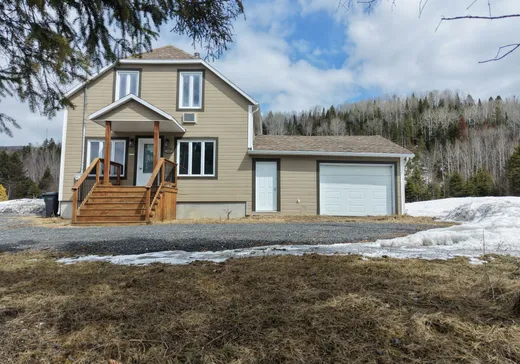 Two or more stories for sale - 573 Route 195, Matane, G0J3E0