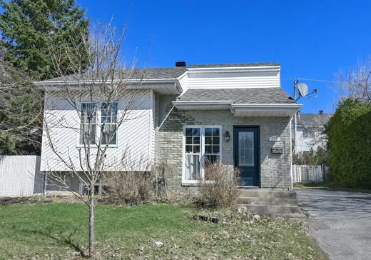 Two or more stories for sale - 815 Rue Rabelais, Deux-Montagnes, J7R6S2