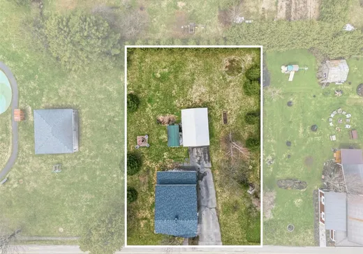 Maison à vendre - 345 Rue de l'Église, Dixville, J0B 1P0