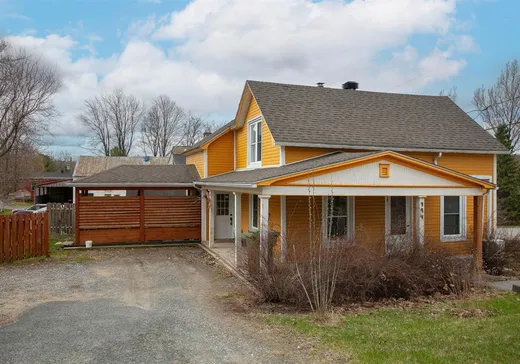 Maison à étages à vendre - 194 Rue Daniel-Johnson, Danville, J0A1A0