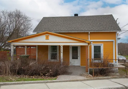 Maison à vendre - 194 Rue Daniel-Johnson, Danville, J0A 1A0