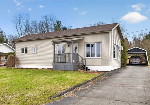 Bungalow à vendre - 7 Rue Perreault, Warwick, J0A1M0