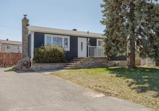 Bungalow à vendre - 2550 Crois. Allen, Brossard, J4Z3C2