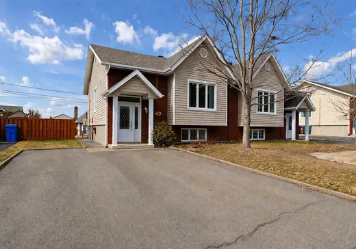 Bungalow à vendre - 10 Rue des Goélettes, Rivière-du-Loup, G5R0G8