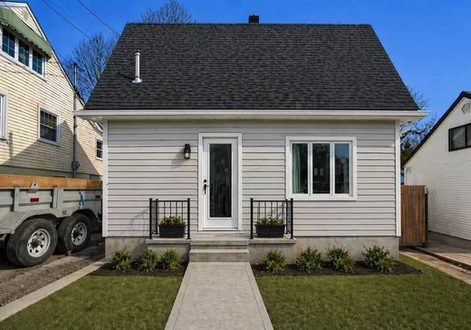 Two or more stories for sale - 244 Rue Mountain, Brownsburg-Chatham, J8G3A5