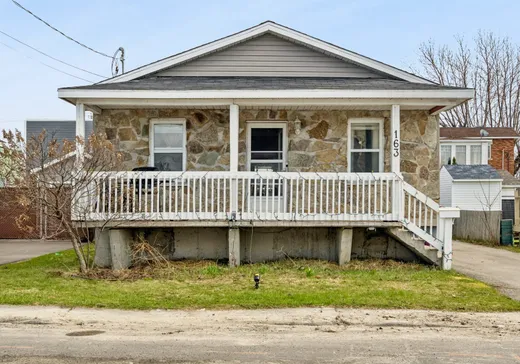 Maison à étages à vendre - 163 Rue St-Joseph, Salaberry-de-Valleyfield, J6T1L2