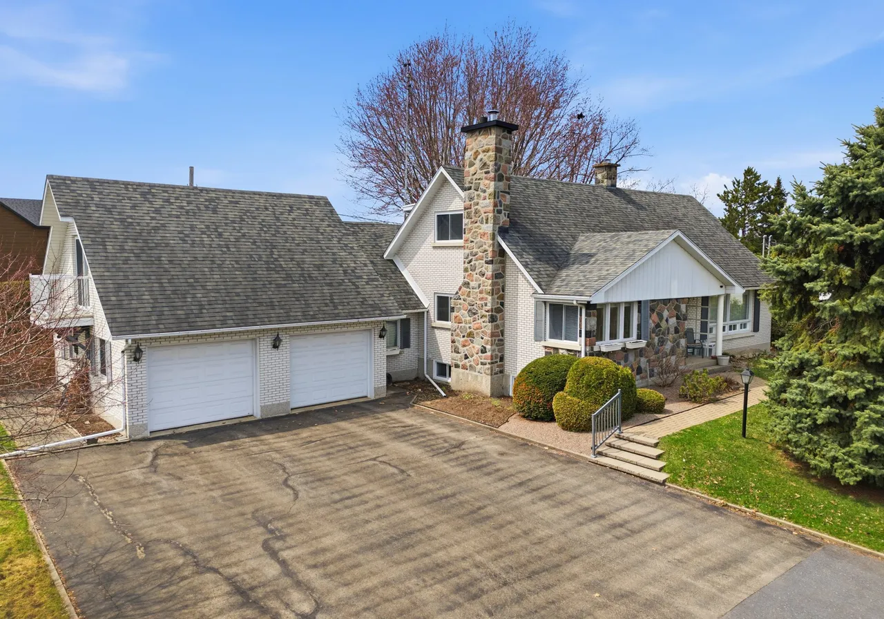 585 Av. de la Promenade — photo 1