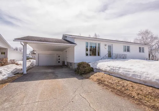 Two or more stories for sale - 104 Rue Bouffard, Val-d'Or, J9P4Z1