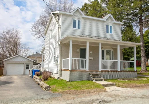 Maison à étages à vendre - 7 Rue Reid, East Angus, J0B1R0