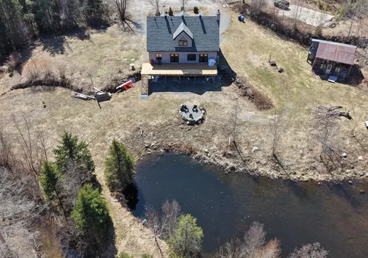 House for sale - 230 Rue Levasseur, Saint-Calixte, J0K 1Z0