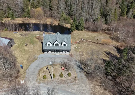 House for sale - 230 Rue Levasseur, Saint-Calixte, J0K 1Z0