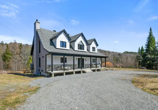 House for sale - 230 Rue Levasseur, Saint-Calixte, J0K 1Z0