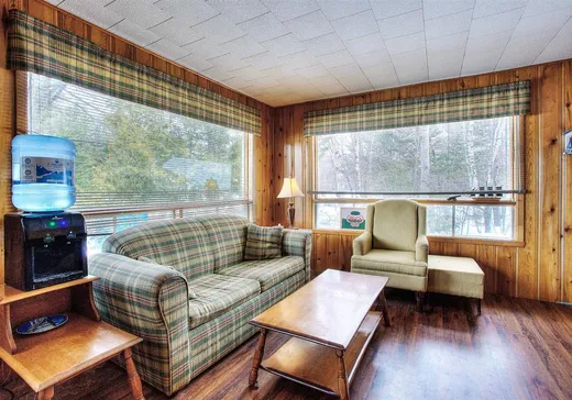 Maison à vendre - 50 Ch. de la Plage, Lac-Saguay, J0W 1L0