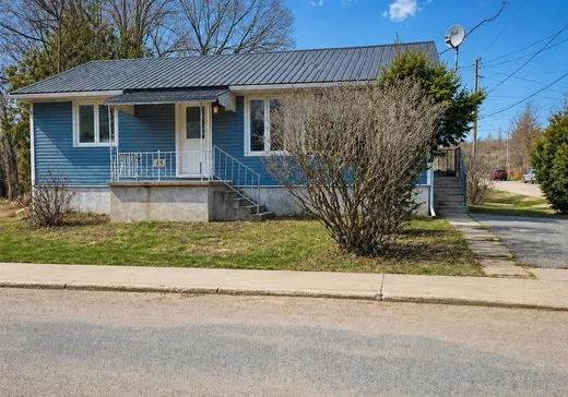 Bungalow à vendre - 15 Rue McCuaig, Campbell's Bay, J0X1K0