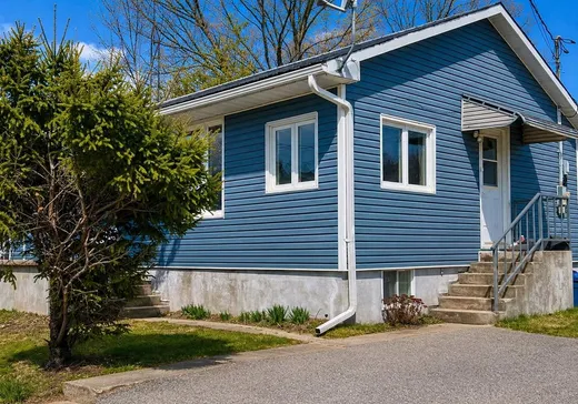 Maison à vendre - 15 Rue McCuaig, Campbell's Bay, J0X 1K0
