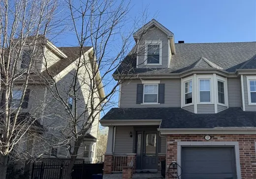 Maison à étages à vendre - 127 Rue Riopelle, Saint-Constant, J5A0E3