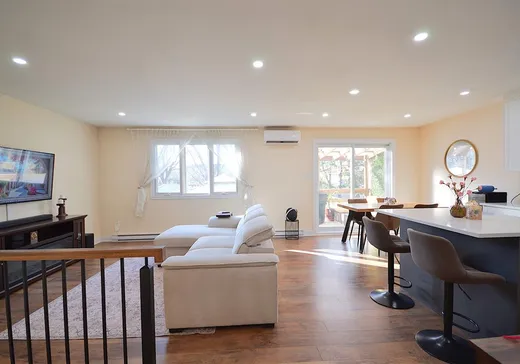 Maison à vendre - 2405 Rue de Lorette, Laval (Duvernay), H7E 4R3