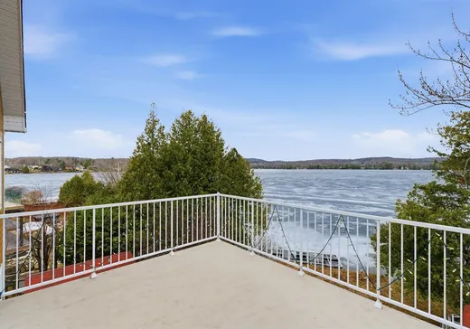 Maison à vendre - 41 Rue le Long-du-Lac, St-Hippolyte, J8A 1S8