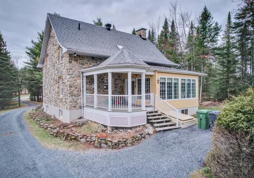 Un étage et demi à vendre - 626 Ch. Desjardins, Sherbrooke, J1C0A3