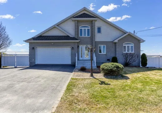 Maison à étages à vendre - 3320 Rue Notre-Dame E., Trois-Rivières, G8V1Y9
