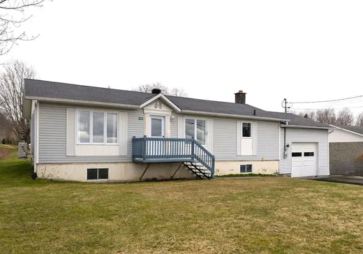 Bungalow à vendre - 435 Rue Principale, St-Sebastien-De-Frontenac, G0Y1M0