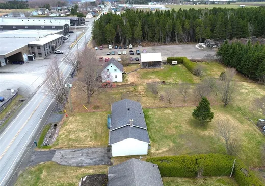 Maison à vendre - 435 Rue Principale, St-Sebastien-De-Frontenac, G0Y 1M0