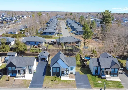 House for sale - 650 Rue du Sauvignon, Drummondville, J2B 0Y8