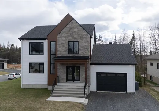 Two or more stories for sale - 530 Rue du Grenache, Drummondville, J2B0T7