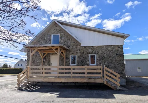 Maison à vendre - 1260 Rue Principale, Lac-Mégantic, G0Y 1G0